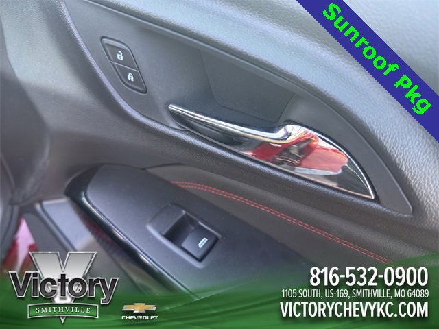Used 2025 Chevrolet Trax RS w/ Sunroof Package image 16