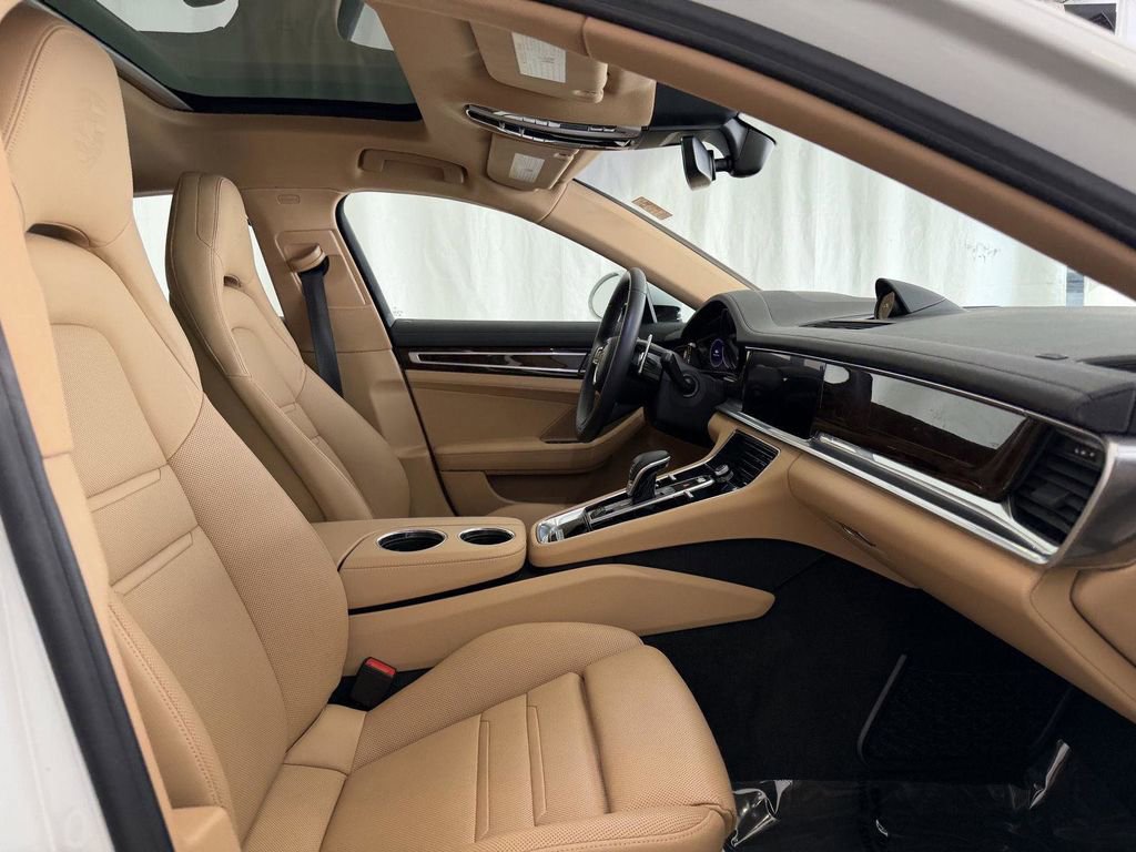 Used 2023 Porsche Panamera 4 Platinum Edition AWD/4WD image 16