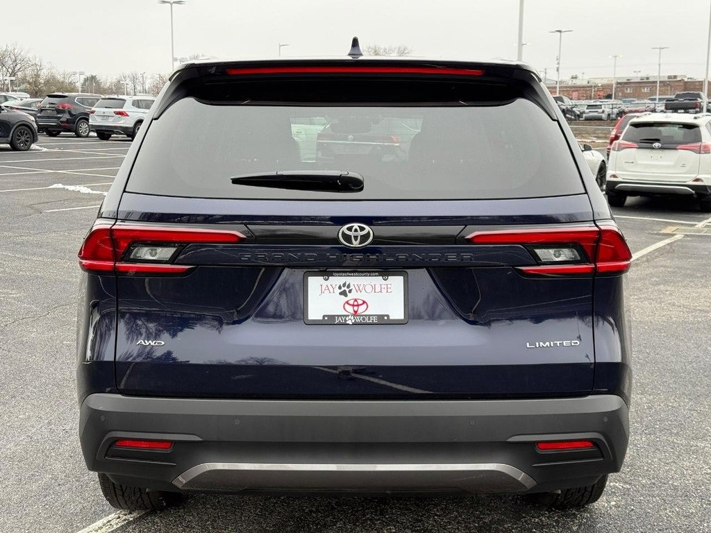 Certified 2025 Toyota Grand Highlander Limited image 7