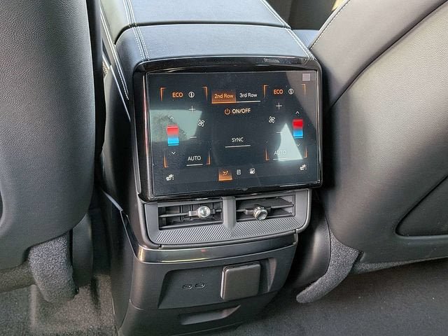 New 2027 Cadillac Vistiq Sport w/ LPO, Trailering Package AWD/4WD image 14