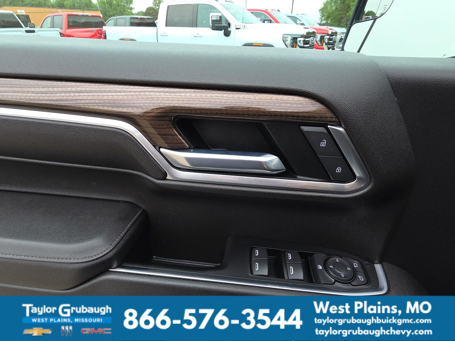 Used 2022 Chevrolet Silverado 1500 RST w/ Convenience Package II AWD/4WD image 15