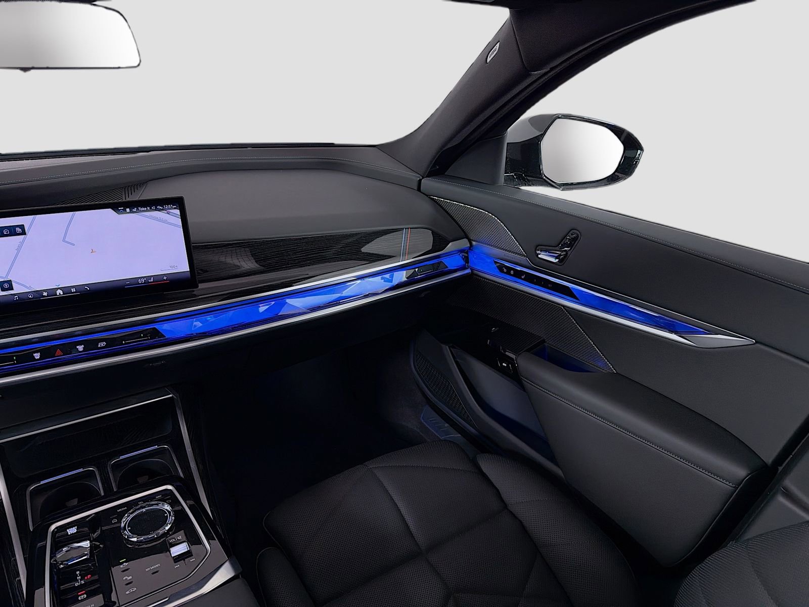 Used 2025 BMW 740i xDrive image 27