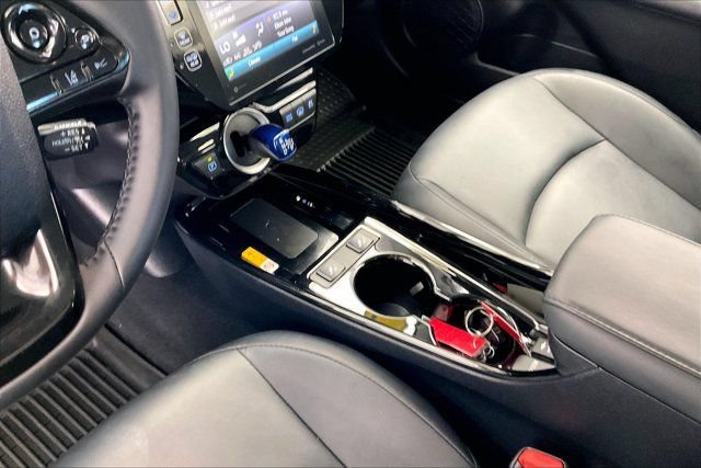 Used 2022 Toyota Prius Prime XLE FWD image 17