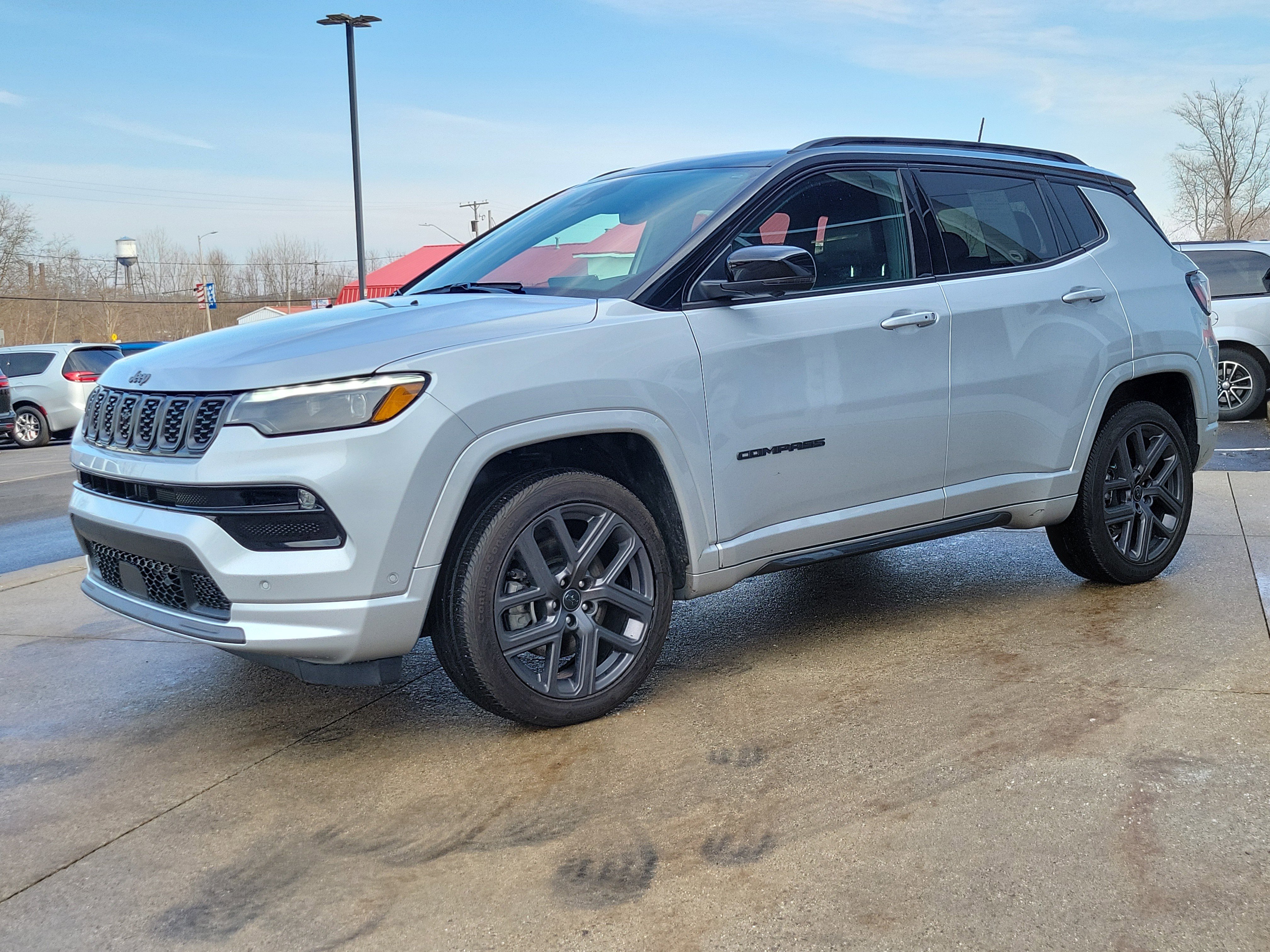 Used 2025 Jeep Compass Limited w/ Driver Assist Group I image 2