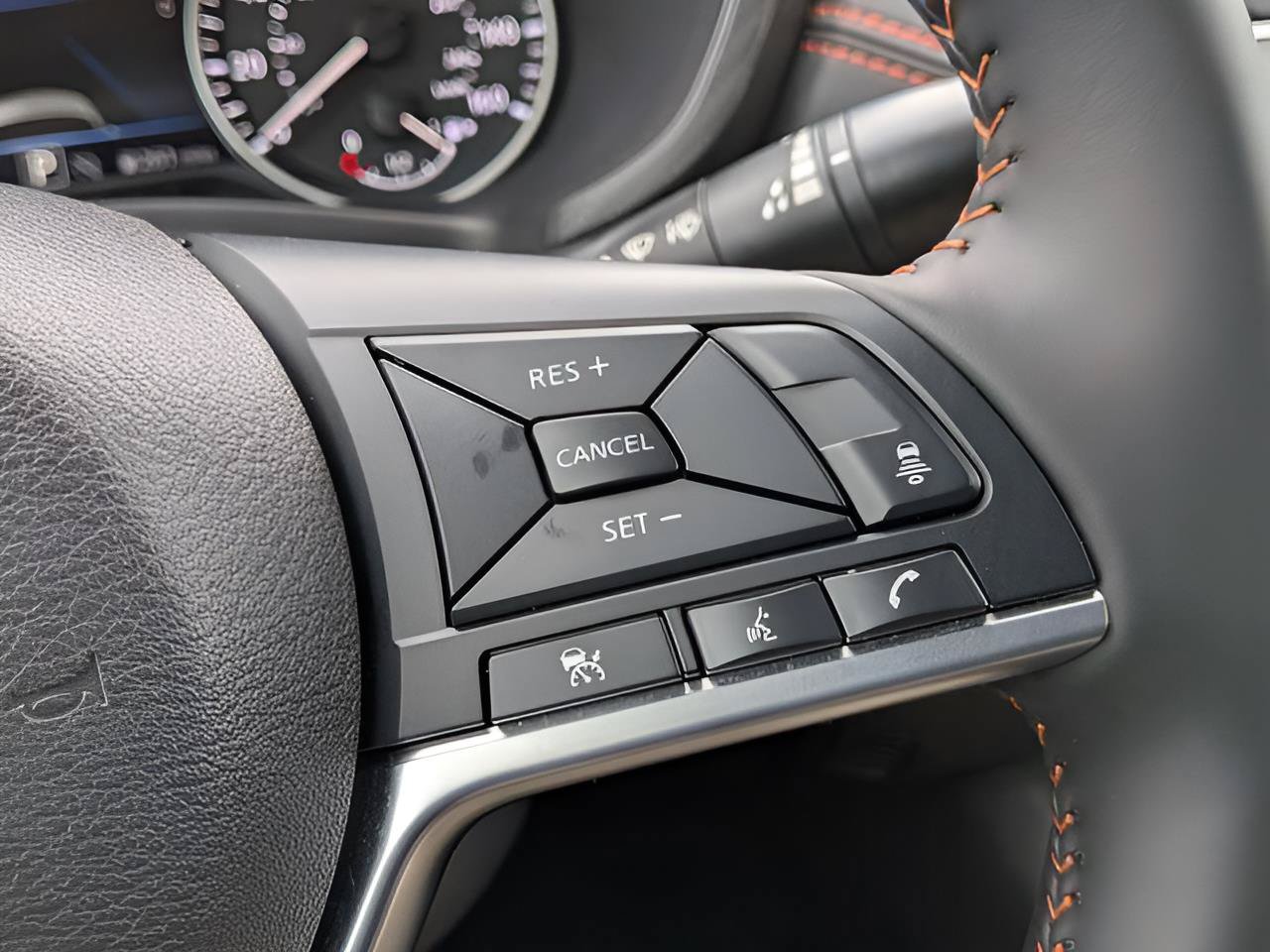 Certified 2025 Nissan Sentra SR FWD image 15