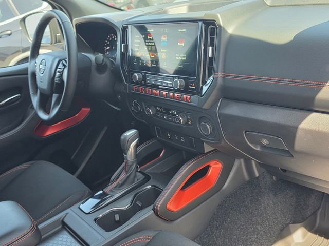Used 2025 Nissan Frontier PRO-4X image 21