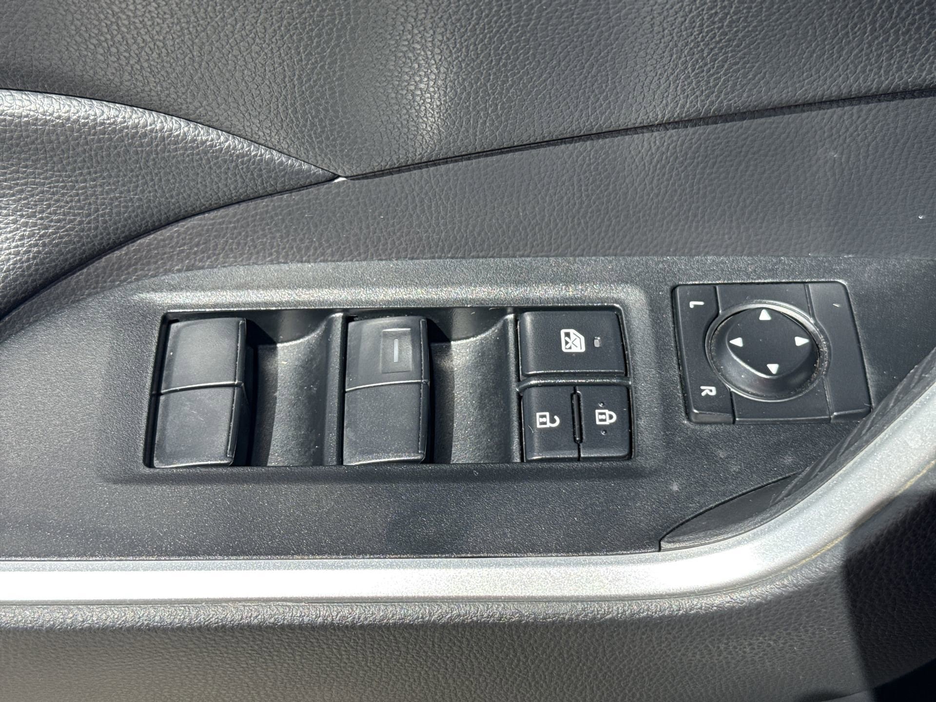 Certified 2025 Toyota RAV4 LE FWD image 15