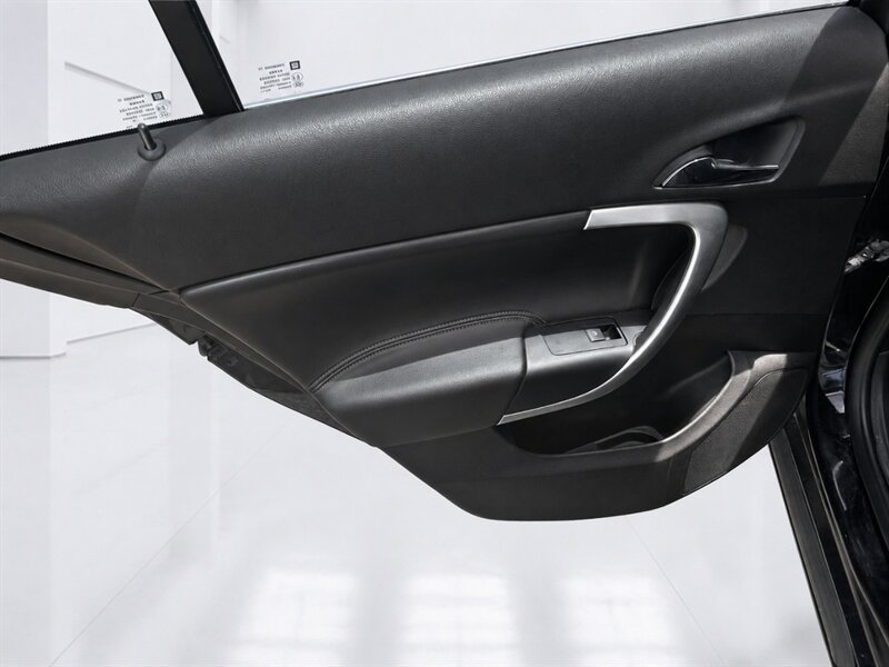 Used 2013 Buick Regal Premium FWD image 31
