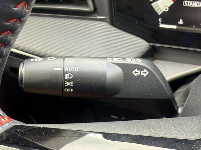 Used 2025 Nissan Kicks SR FWD image 26