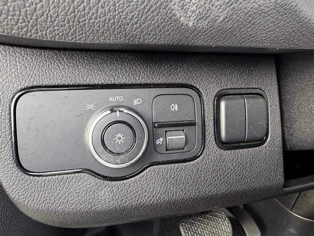 Used 2022 Mercedes-Benz Sprinter 144 Cargo image 38