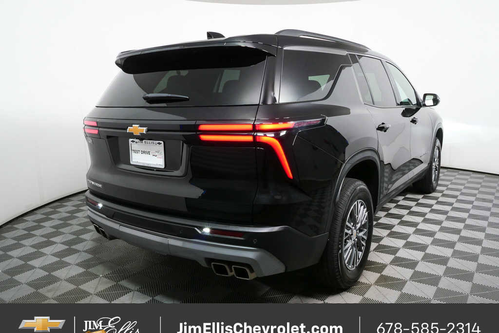 Certified 2025 Chevrolet Traverse LT image 3