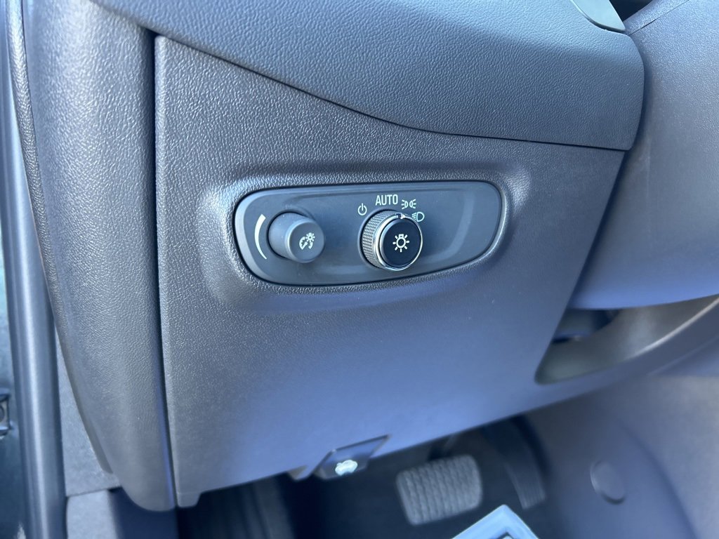 Used 2023 Chevrolet Equinox LT image 17