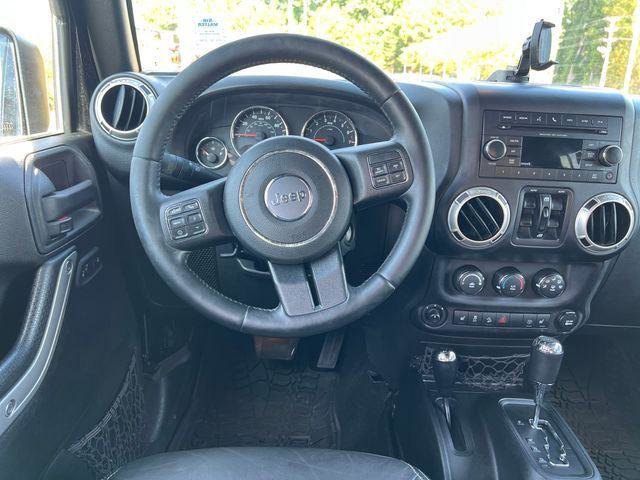 Used 2017 Jeep Wrangler Unlimited Sahara w/ Connectivity Group image 14