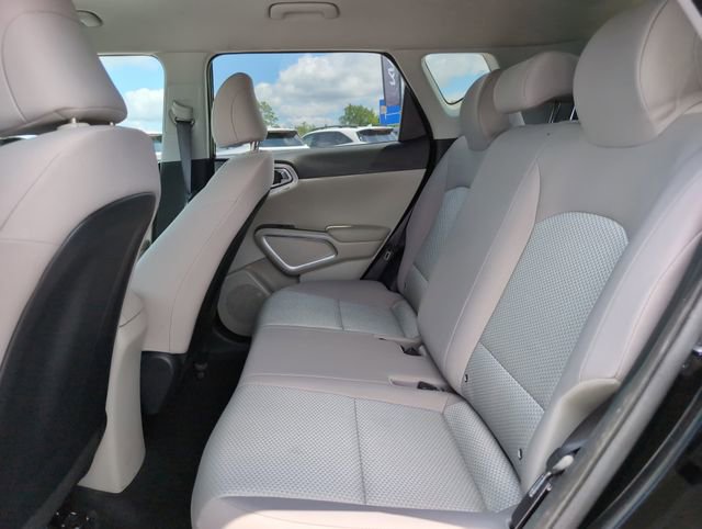 Used 2025 Kia Soul LX w/ LX Technology Package FWD image 29