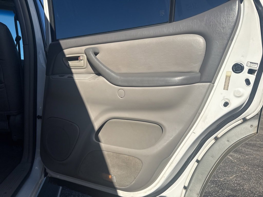 Used 2004 Toyota Sequoia SR5 image 22