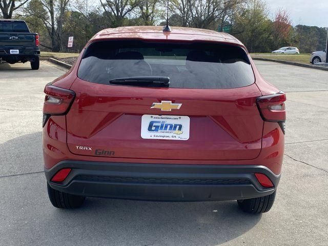 New 2026 Chevrolet Trax LS w/ LS Convenience Package FWD image 4