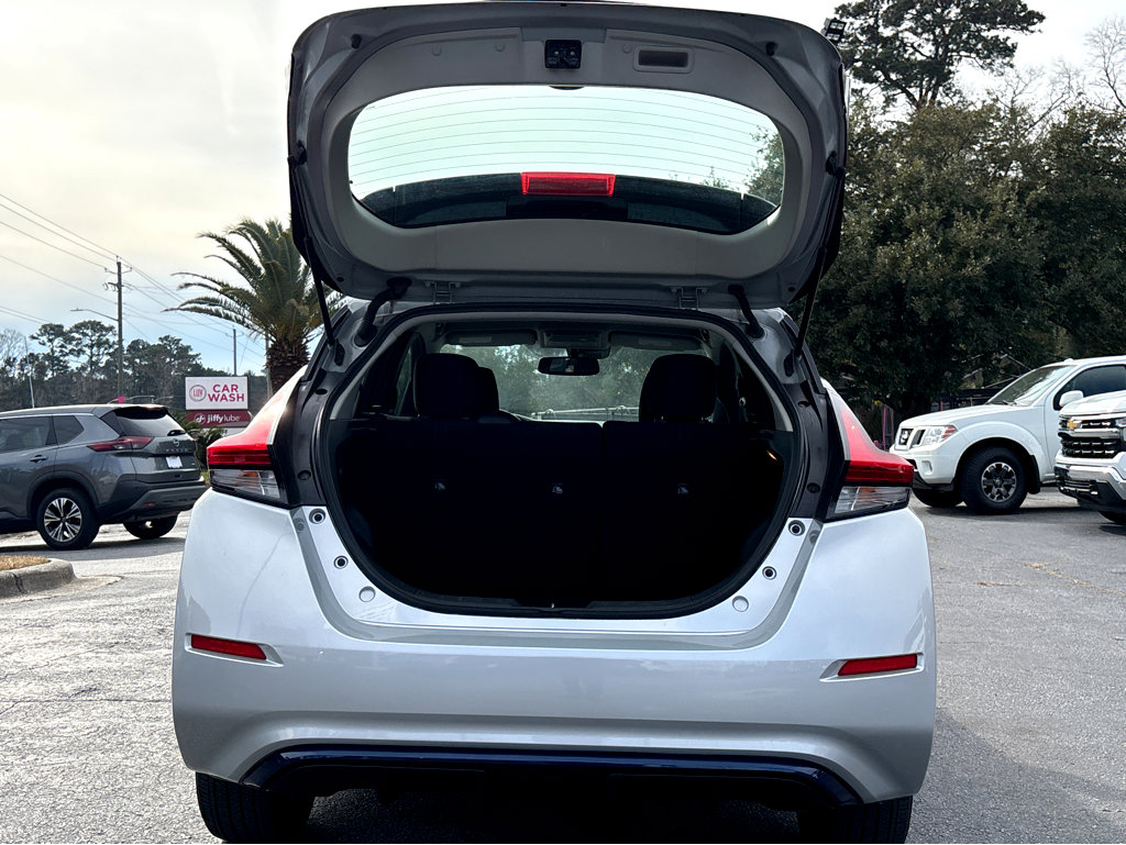 Used 2019 Nissan Leaf SV w/ SV Technology Package image 18