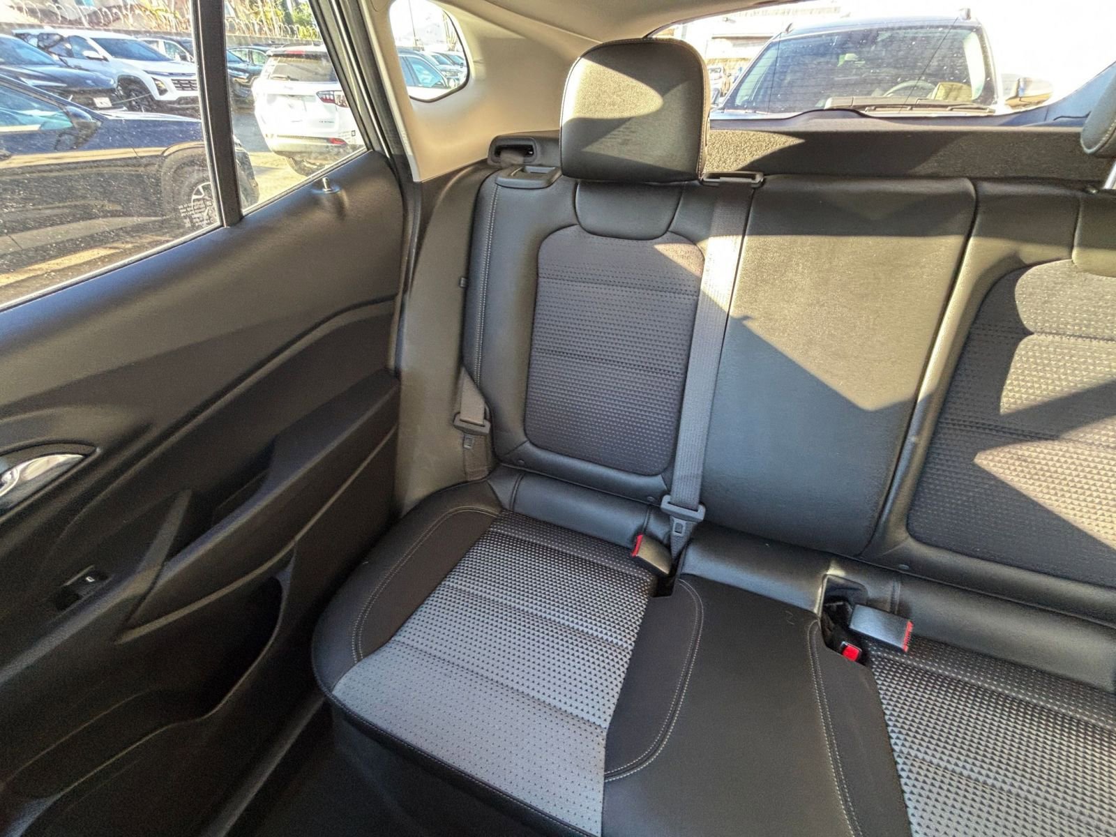 Used 2025 Chevrolet Trax LT image 39