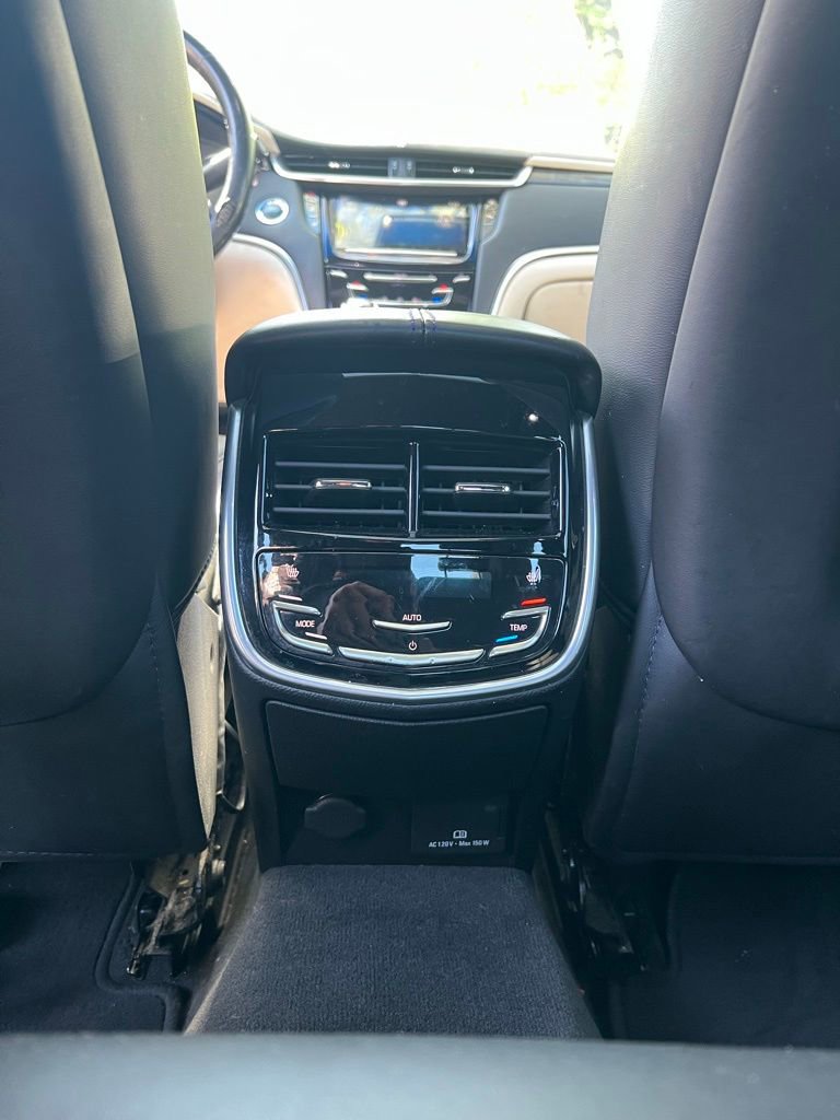 Used 2013 Cadillac XTS Platinum image 25