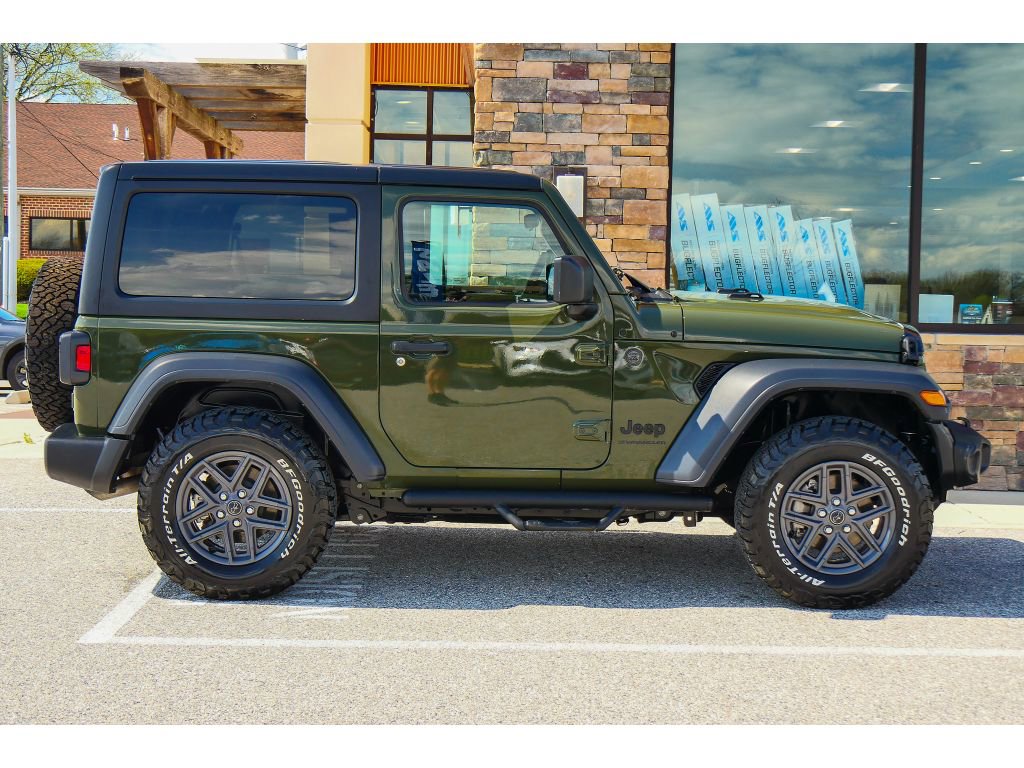 Used 2024 Jeep Wrangler Sport AWD/4WD image 2