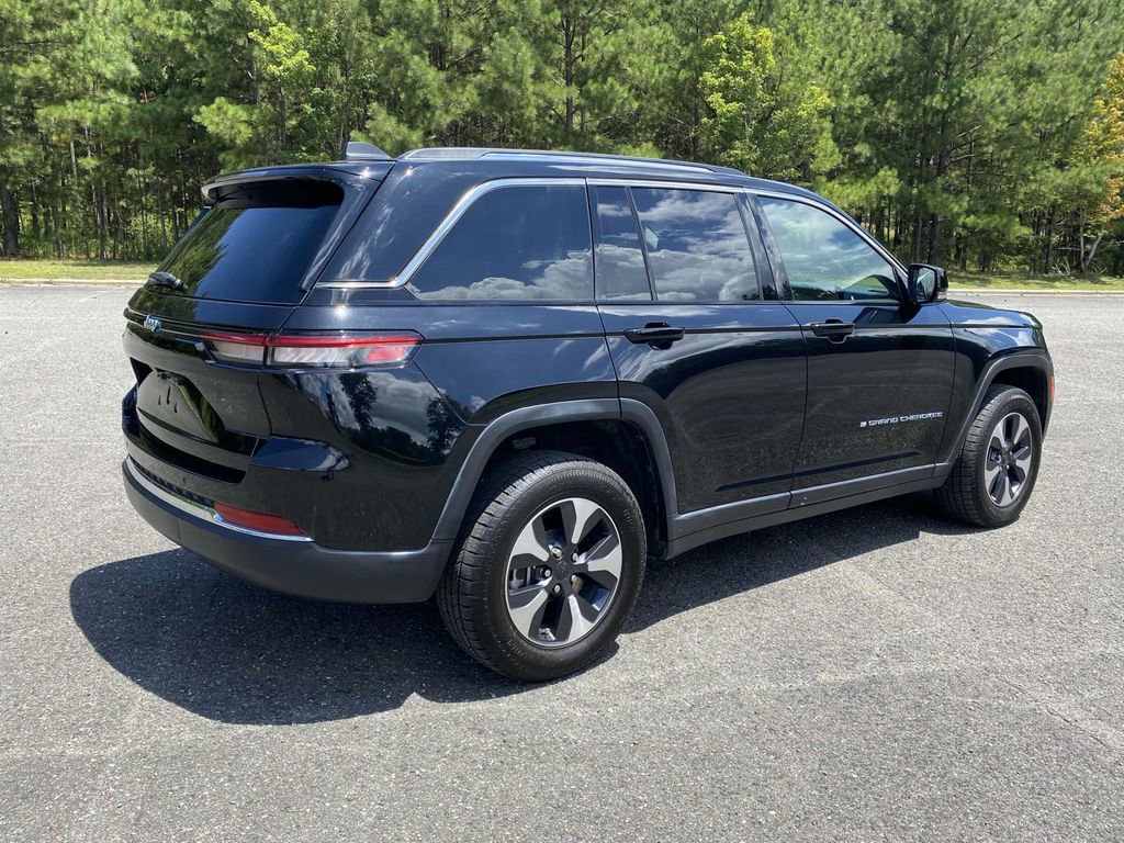 Used 2024 Jeep Grand Cherokee Limited 4xe image 2
