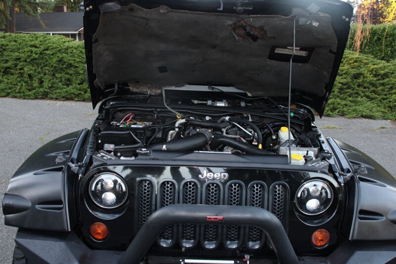 Used 2009 Jeep Wrangler Unlimited Sahara AWD/4WD image 20