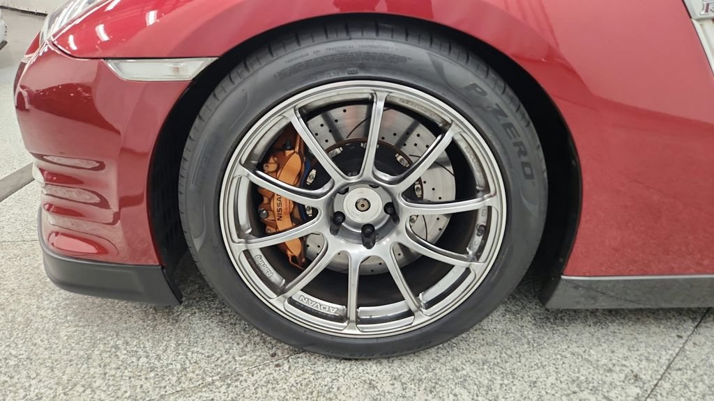 Used 2015 Nissan GT-R Premium AWD/4WD image 14