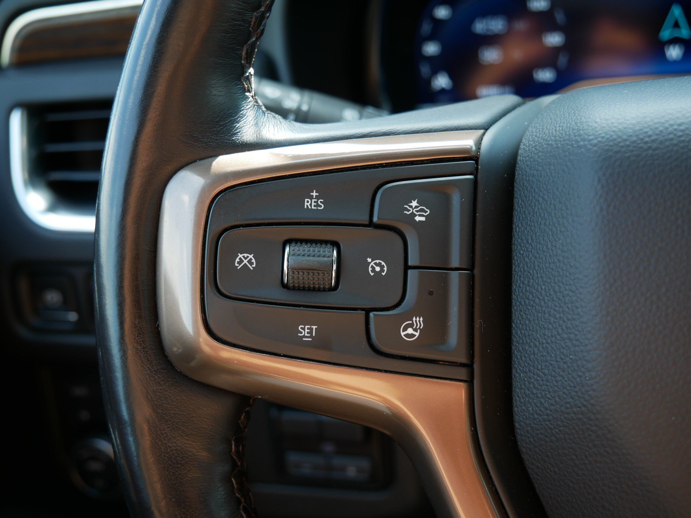 Used 2023 Chevrolet Suburban High Country AWD/4WD image 28