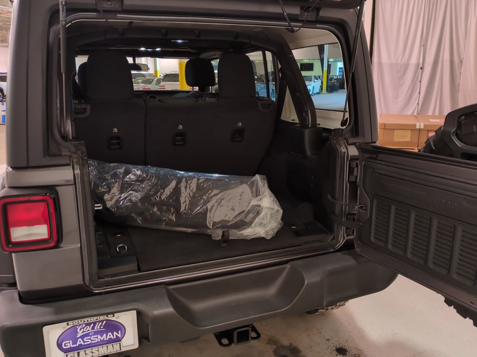 Used 2023 Jeep Wrangler Willys image 15