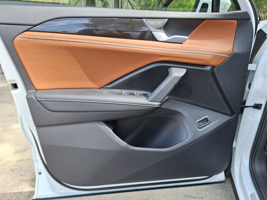 New 2026 Volkswagen Tiguan SEL R-Line AWD/4WD image 19