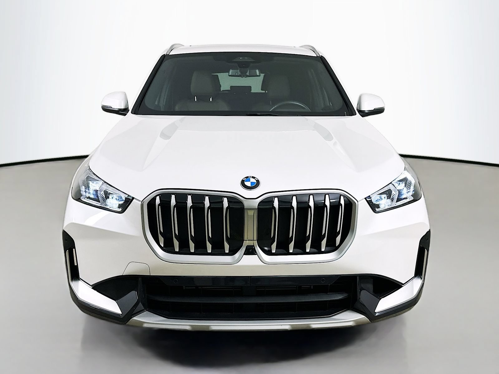 Used 2025 BMW X1 xDrive28i AWD/4WD image 2
