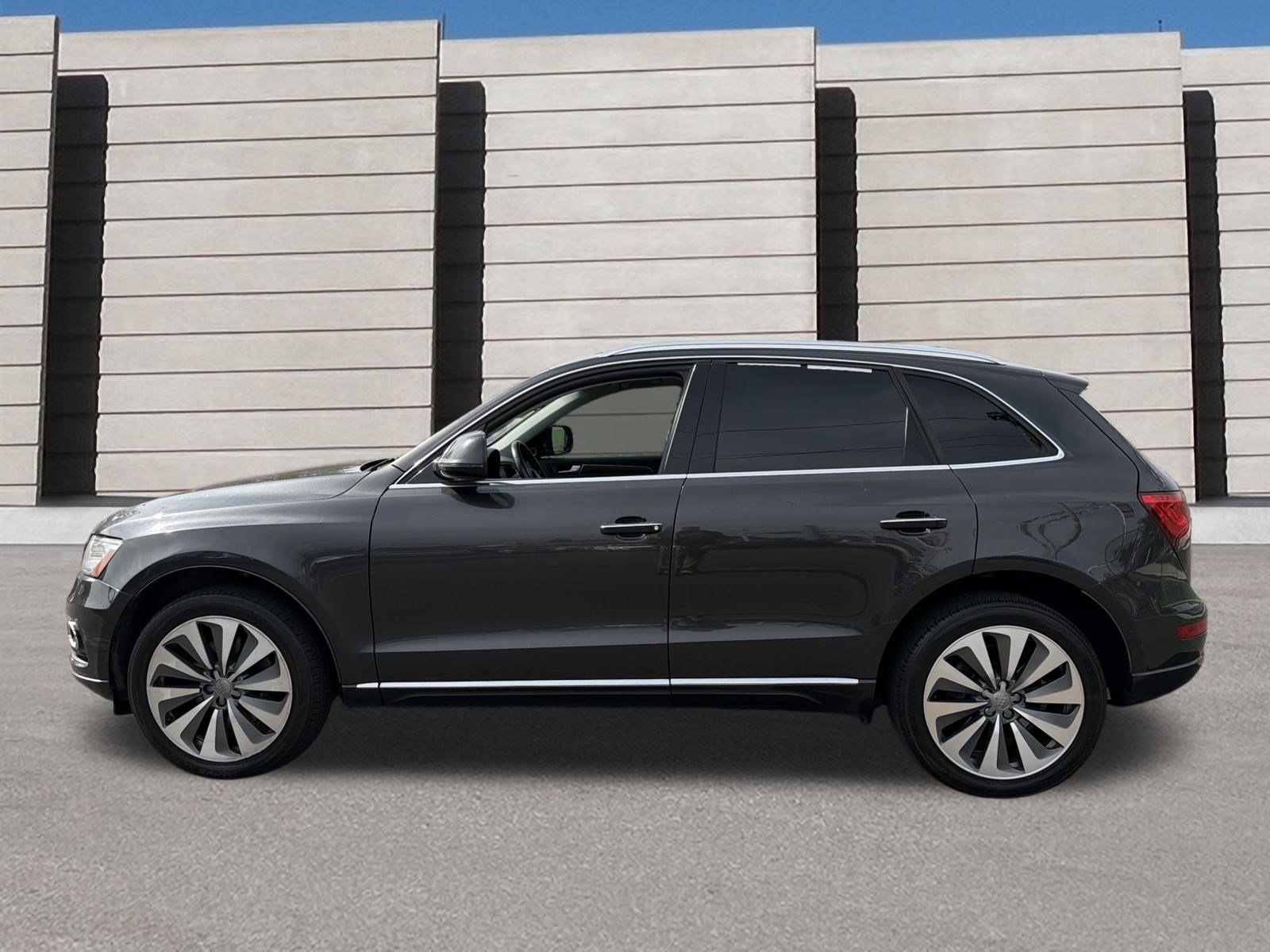 Used 2016 Audi Q5 2.0T Prestige w/ Luxury Package AWD/4WD image 2
