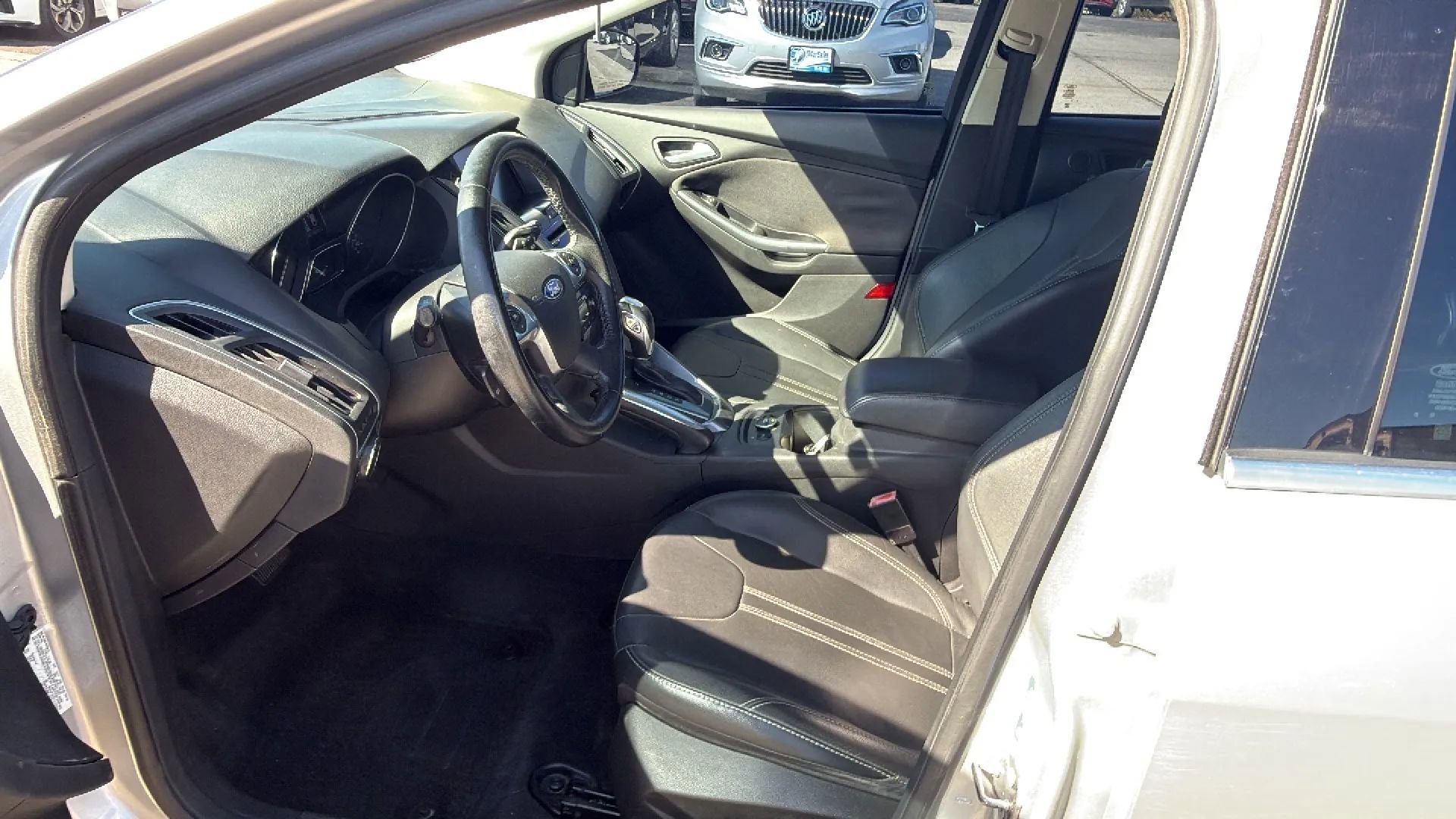 Used 2012 Ford Focus Titanium image 9