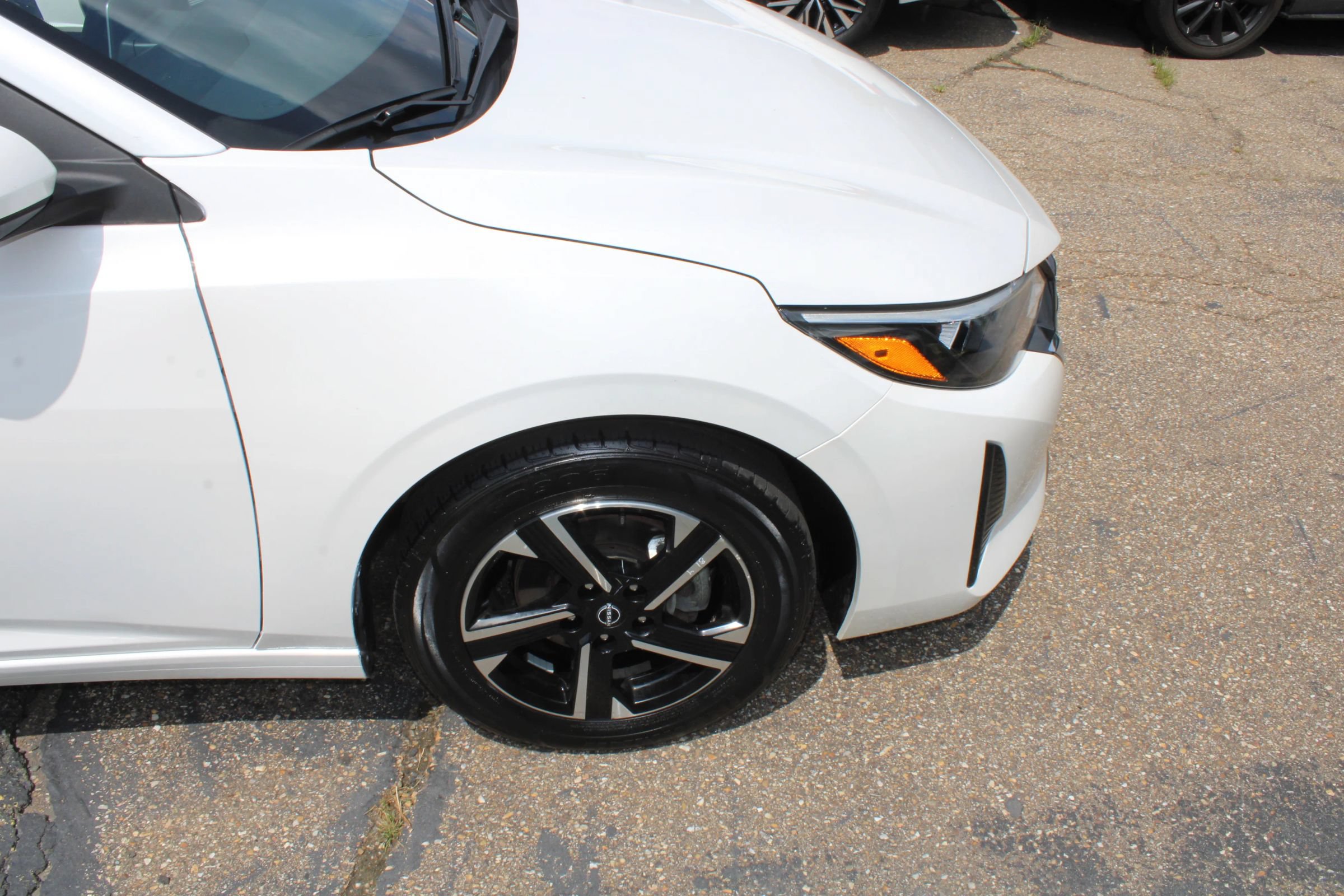 Used 2024 Nissan Sentra SV FWD image 25
