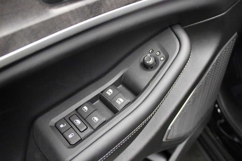 New 2025 Jeep Grand Cherokee L Limited w/ Black Appearance Package image 33