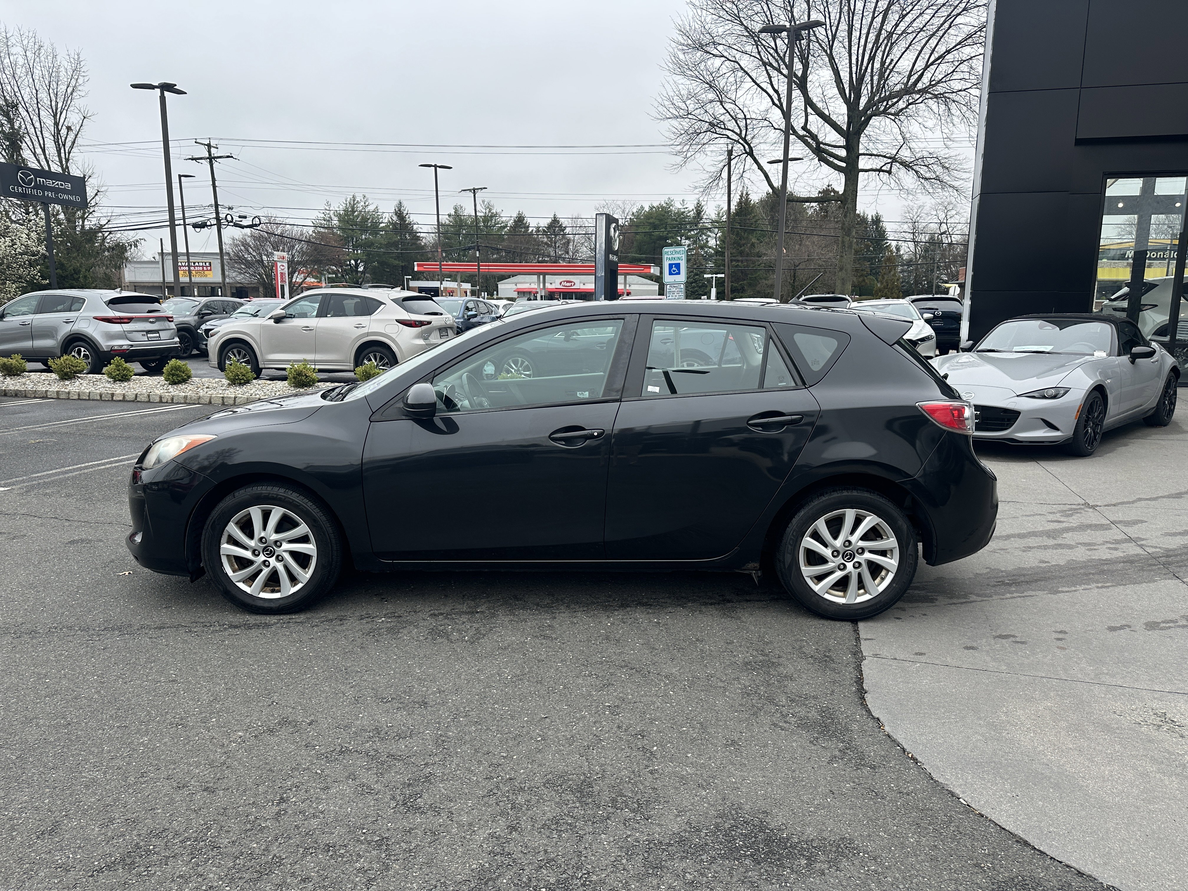 Used 2013 MAZDA MAZDA3 i Touring image 3
