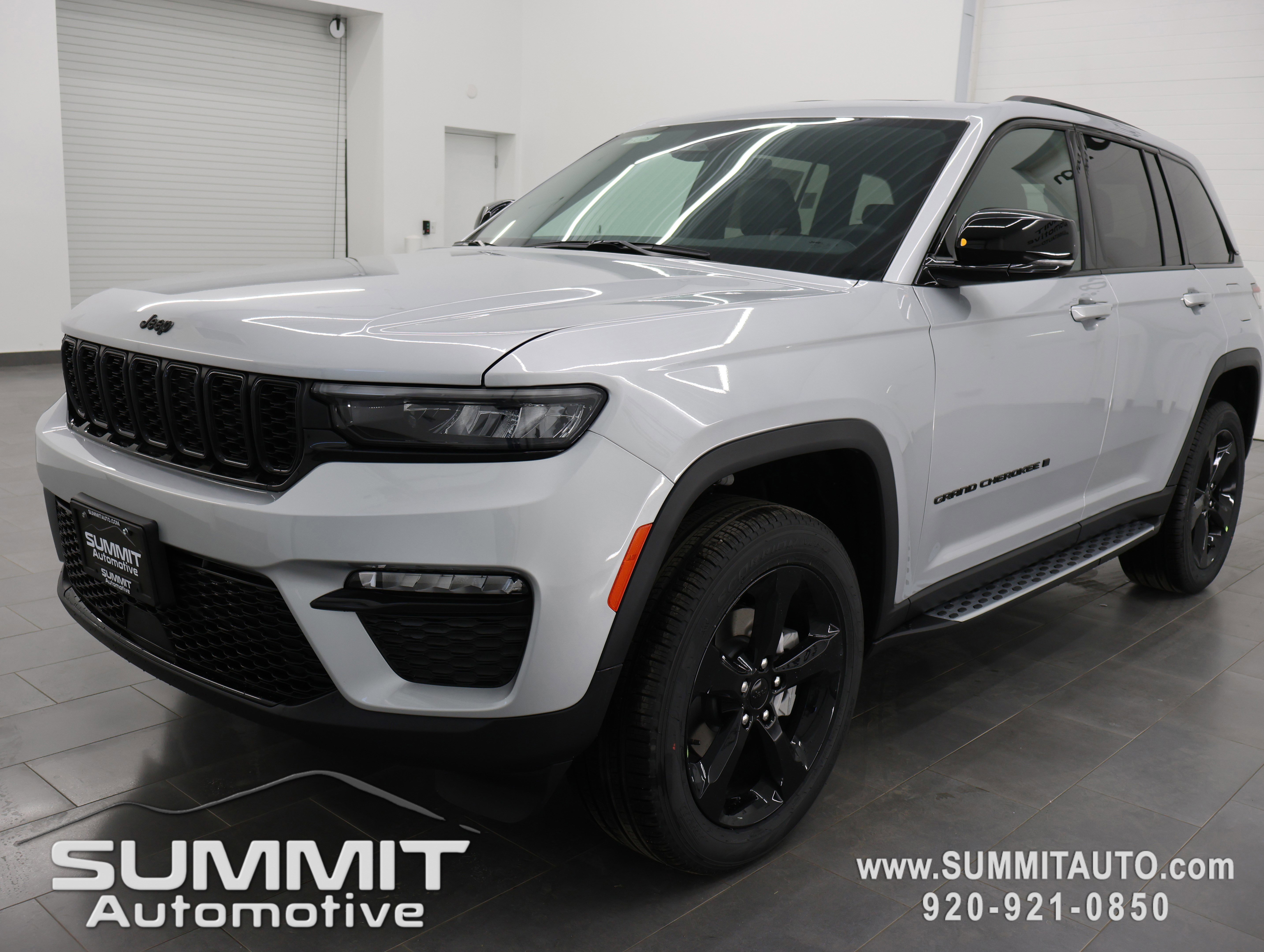 New 2025 Jeep Grand Cherokee Limited w/ Black Appearance Package image 7