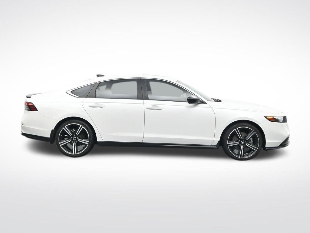 Used 2024 Honda Accord Sport image 4