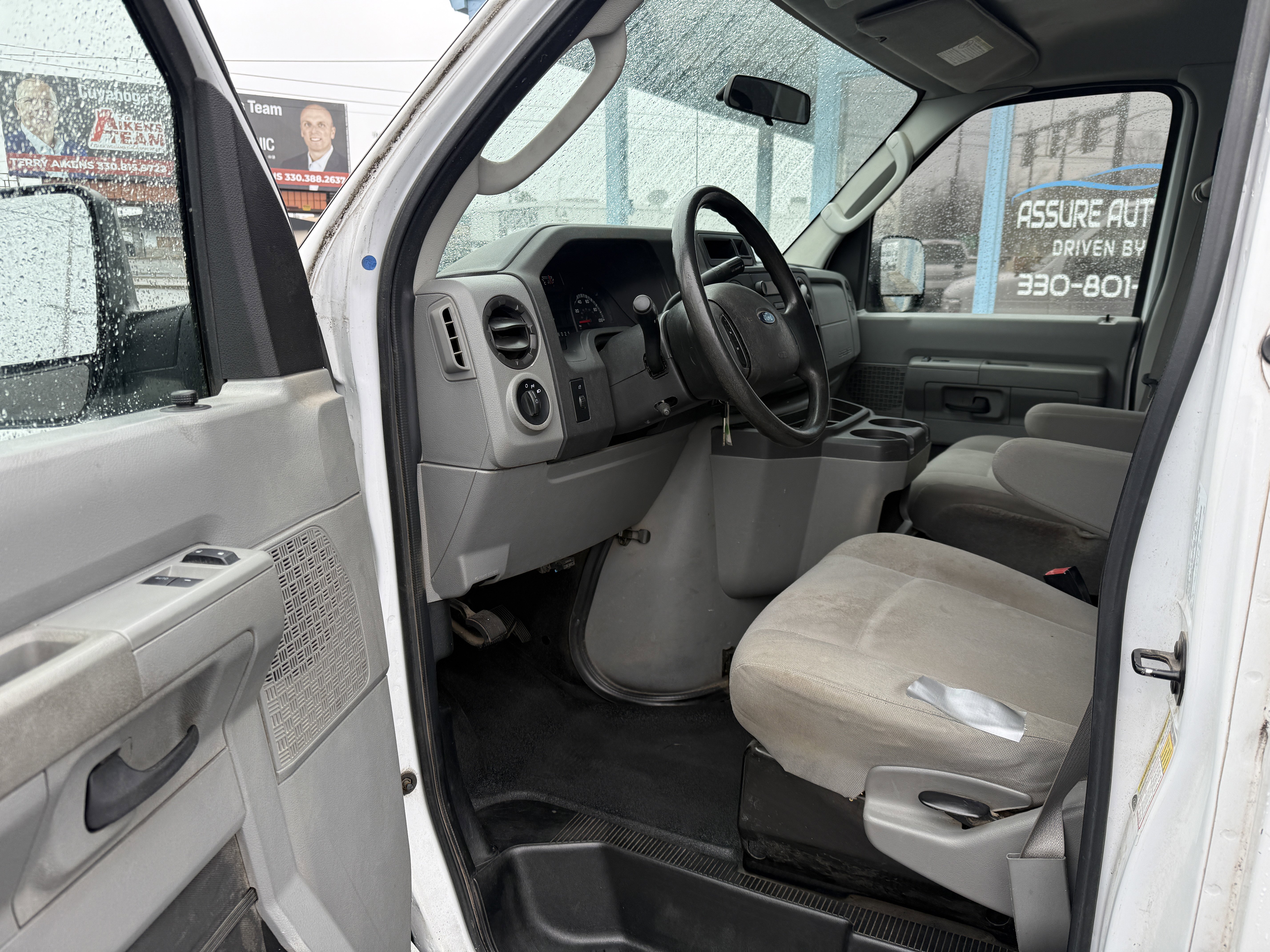 Used 2014 Ford E-250 and Econoline 250 w/ Power Group image 9