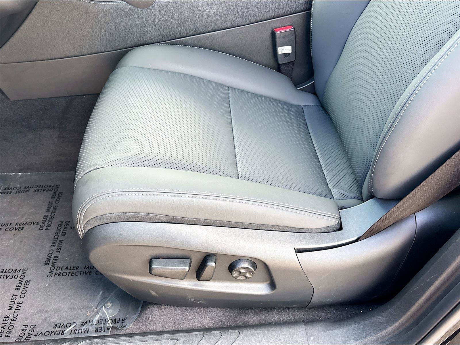 New 2025 VinFast VF 8 Plus AWD/4WD image 18