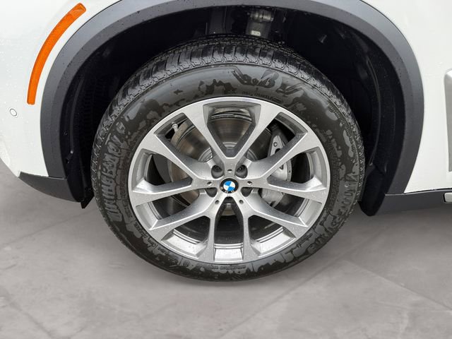 New 2026 BMW X5 xDrive40i w/ Climate Comfort Package AWD/4WD image 14