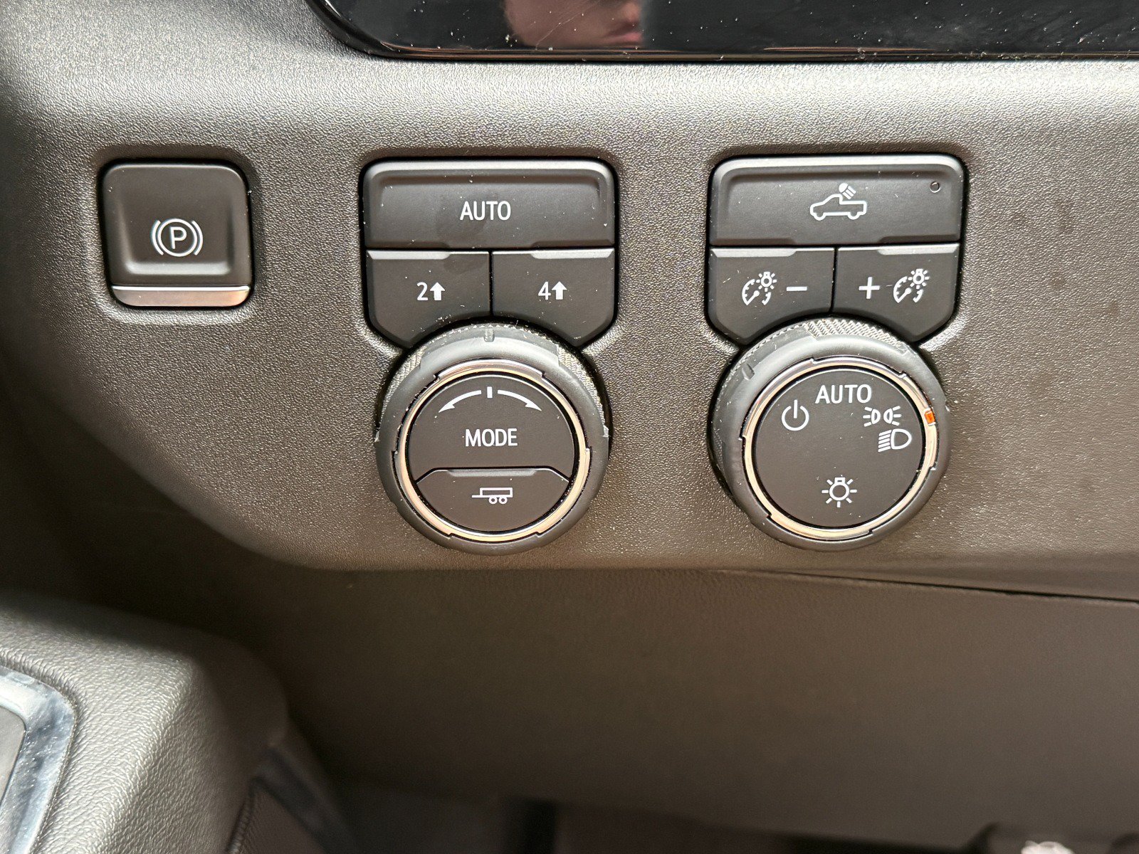 Used 2023 Chevrolet Silverado 1500 LT AWD/4WD image 29