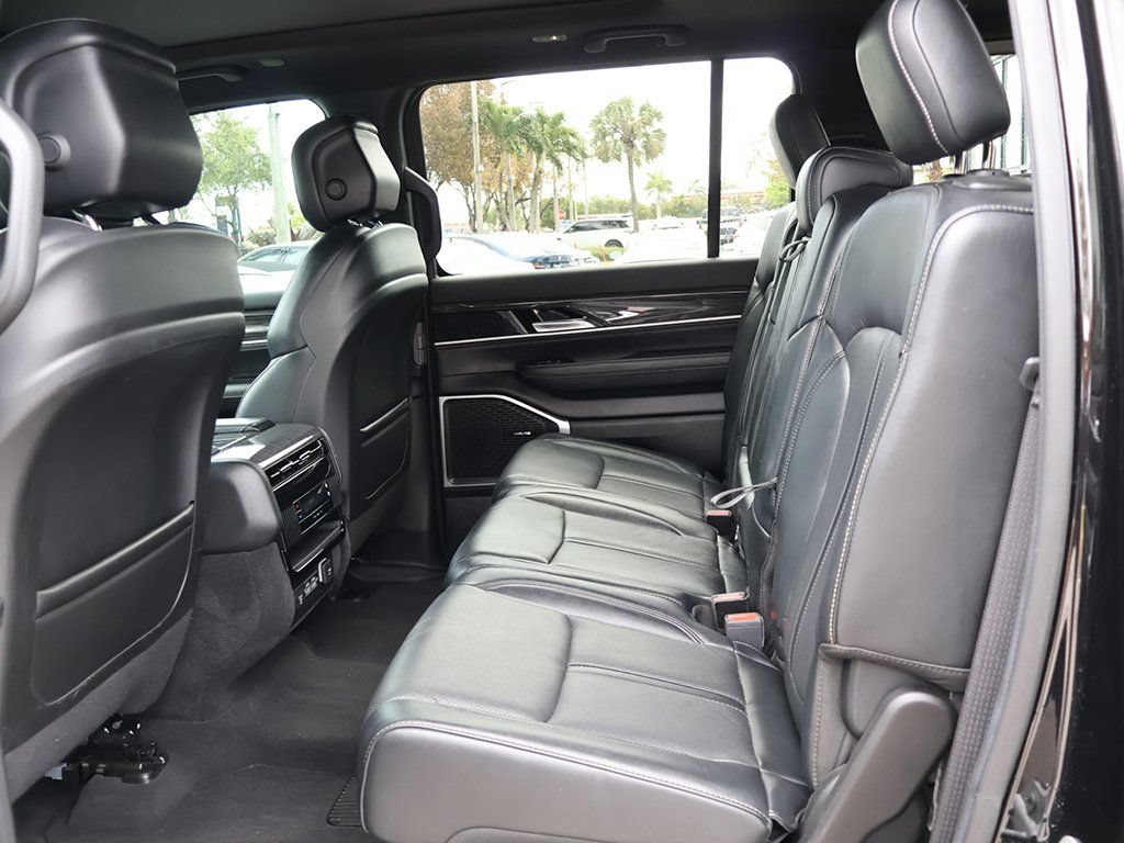 Used 2022 Jeep Wagoneer Series II w/ Premium Group I AWD/4WD image 40