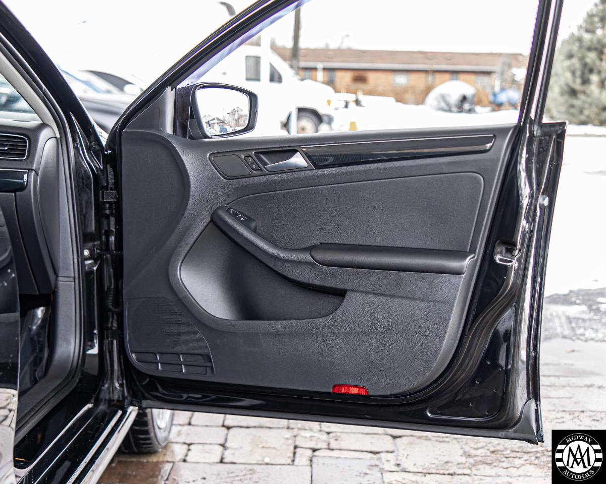 Used 2015 Volkswagen Jetta TDI SEL FWD image 38