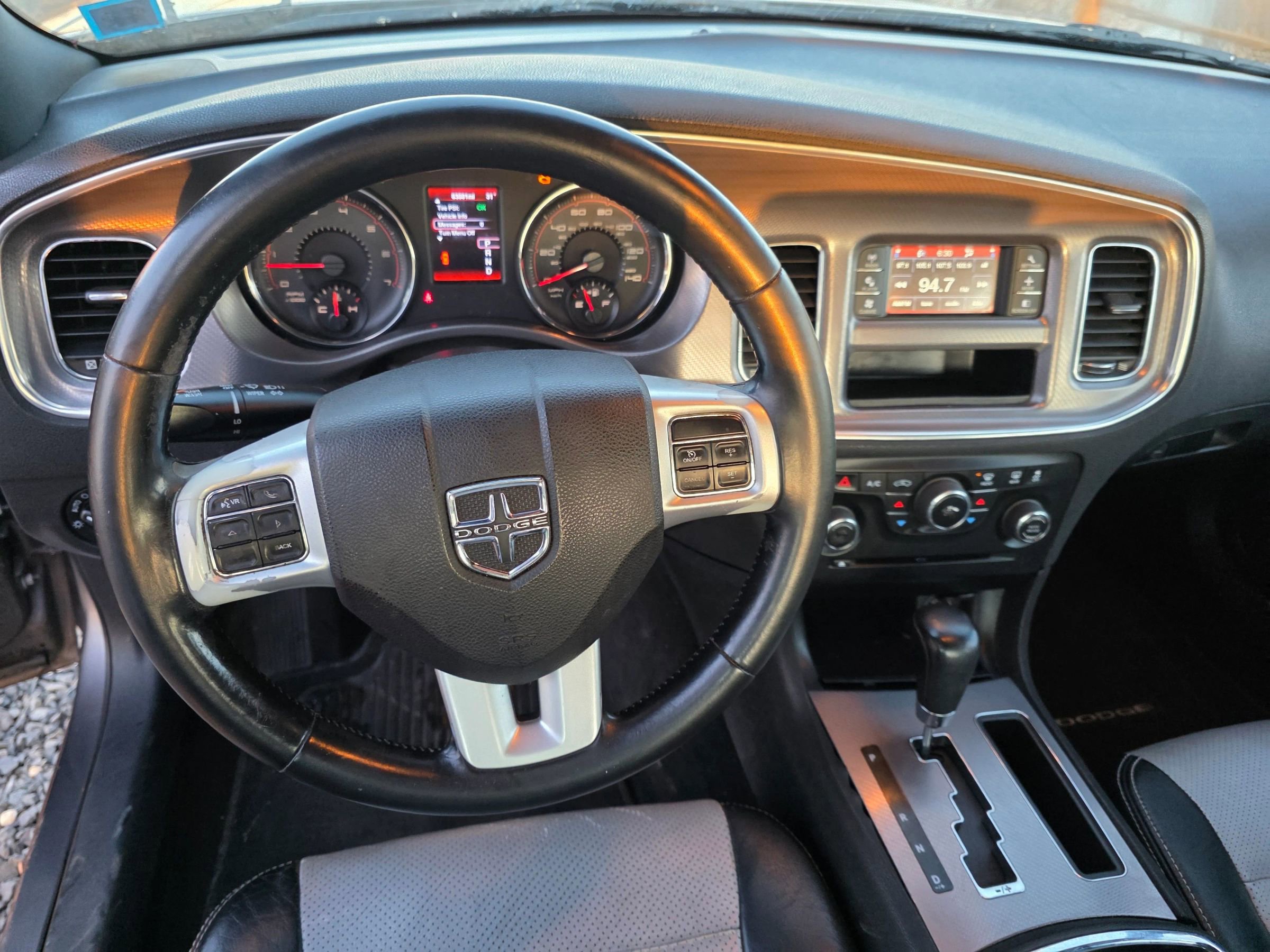 Used 2014 Dodge Charger SE w/ Sport Appearance Group image 11