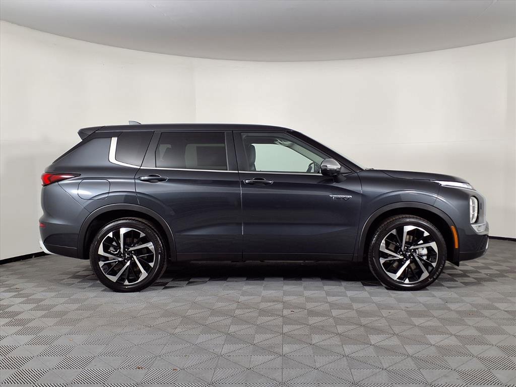 New 2025 Mitsubishi Outlander SE image 27