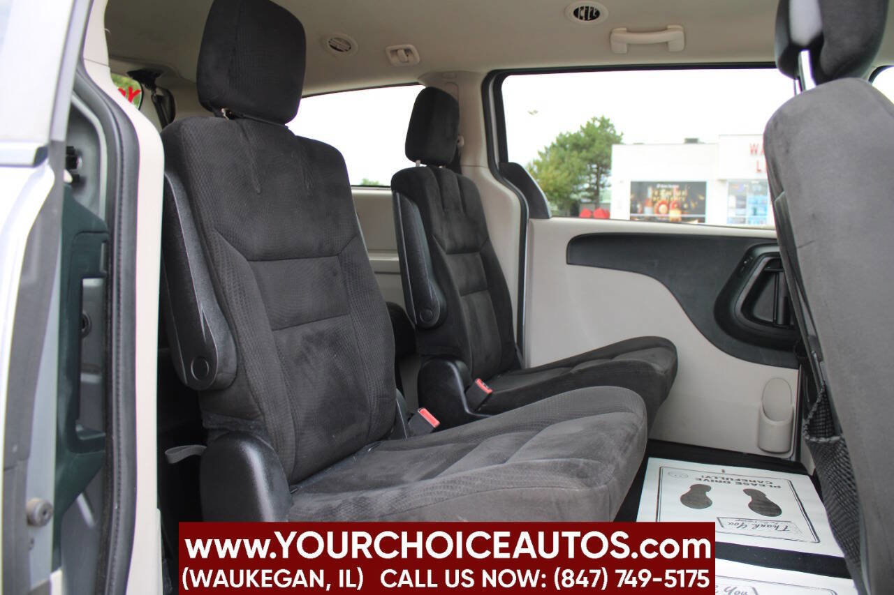 Used 2015 Dodge Grand Caravan SXT image 18