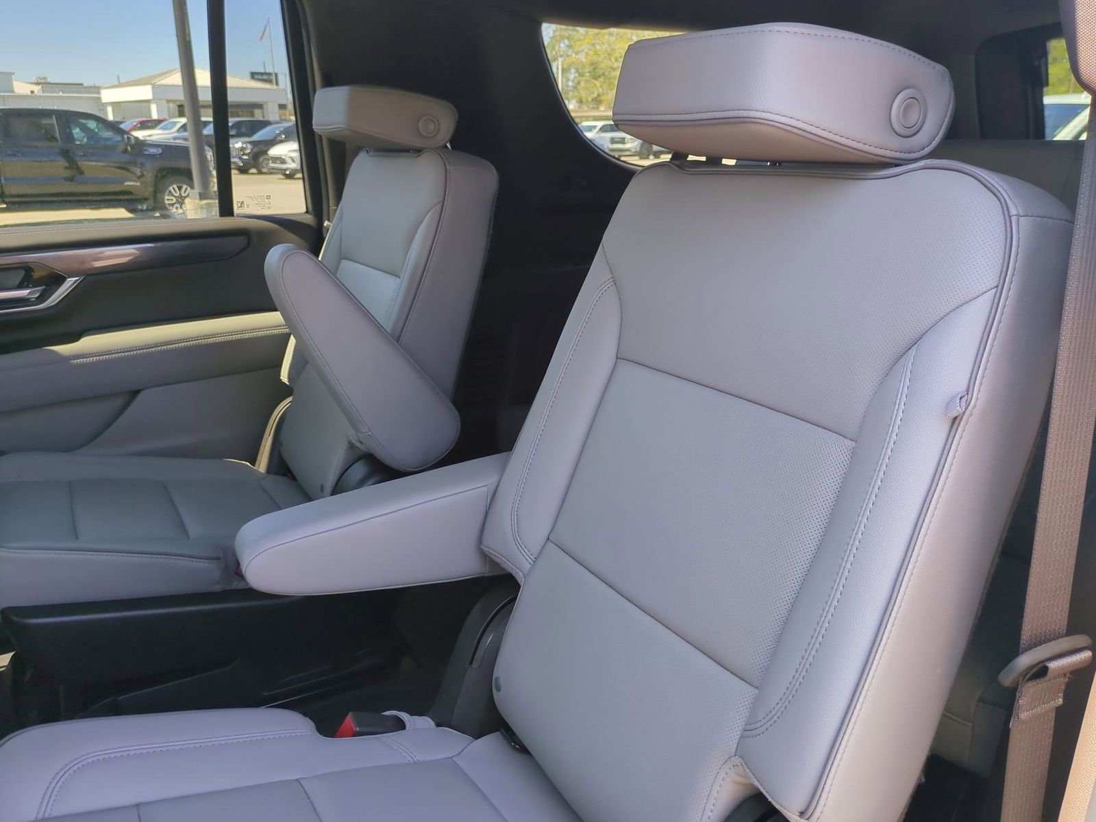 Certified 2025 GMC Yukon XL Elevation image 25