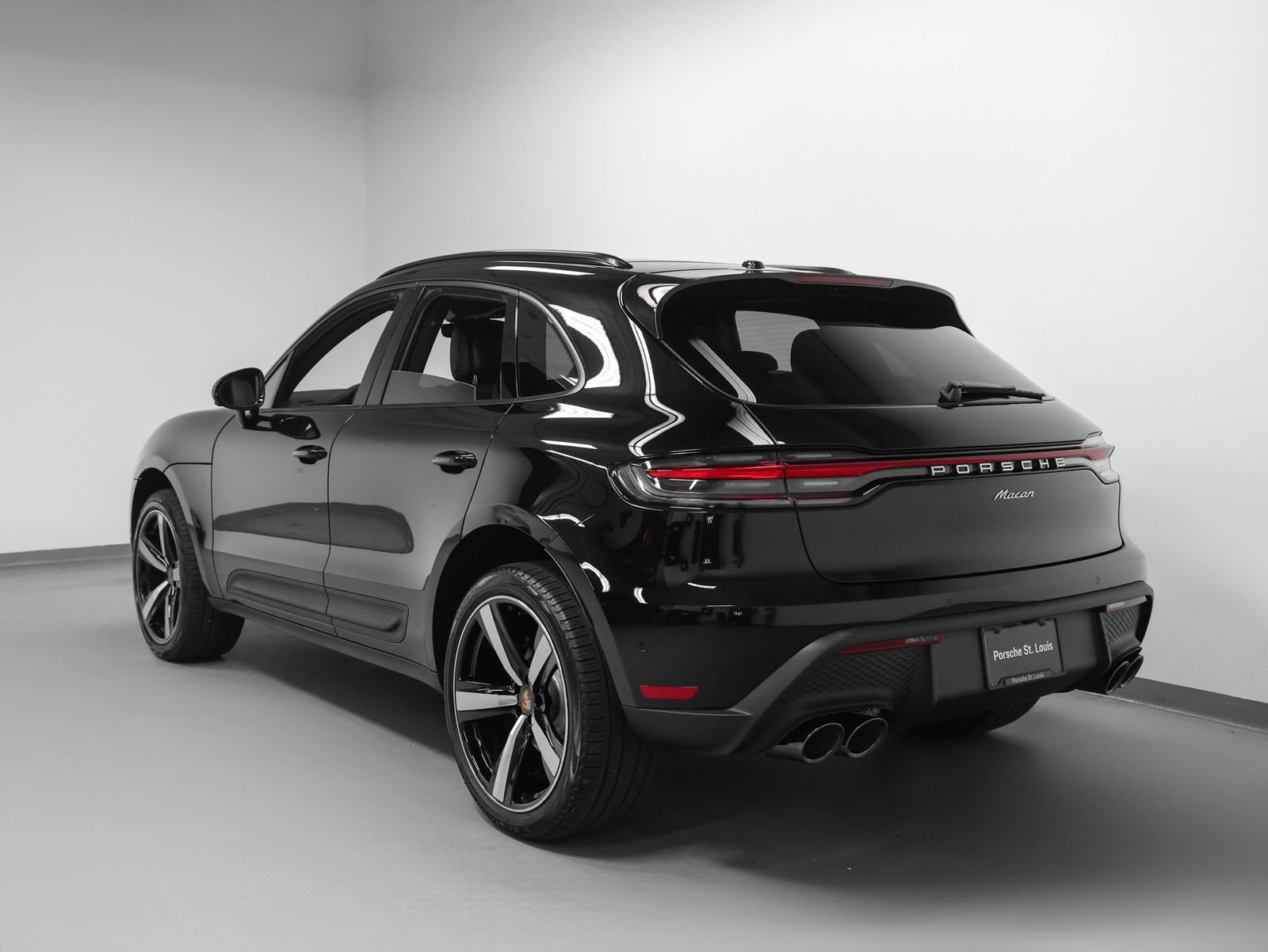 New 2026 Porsche Macan AWD/4WD image 3
