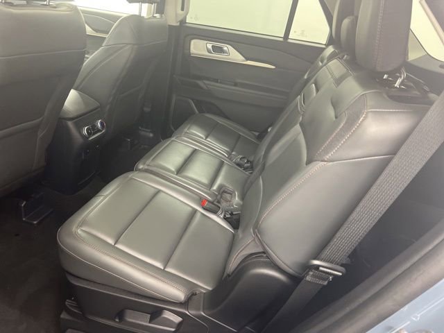 Used 2025 Ford Explorer Active w/ Active Comfort Package AWD/4WD image 11